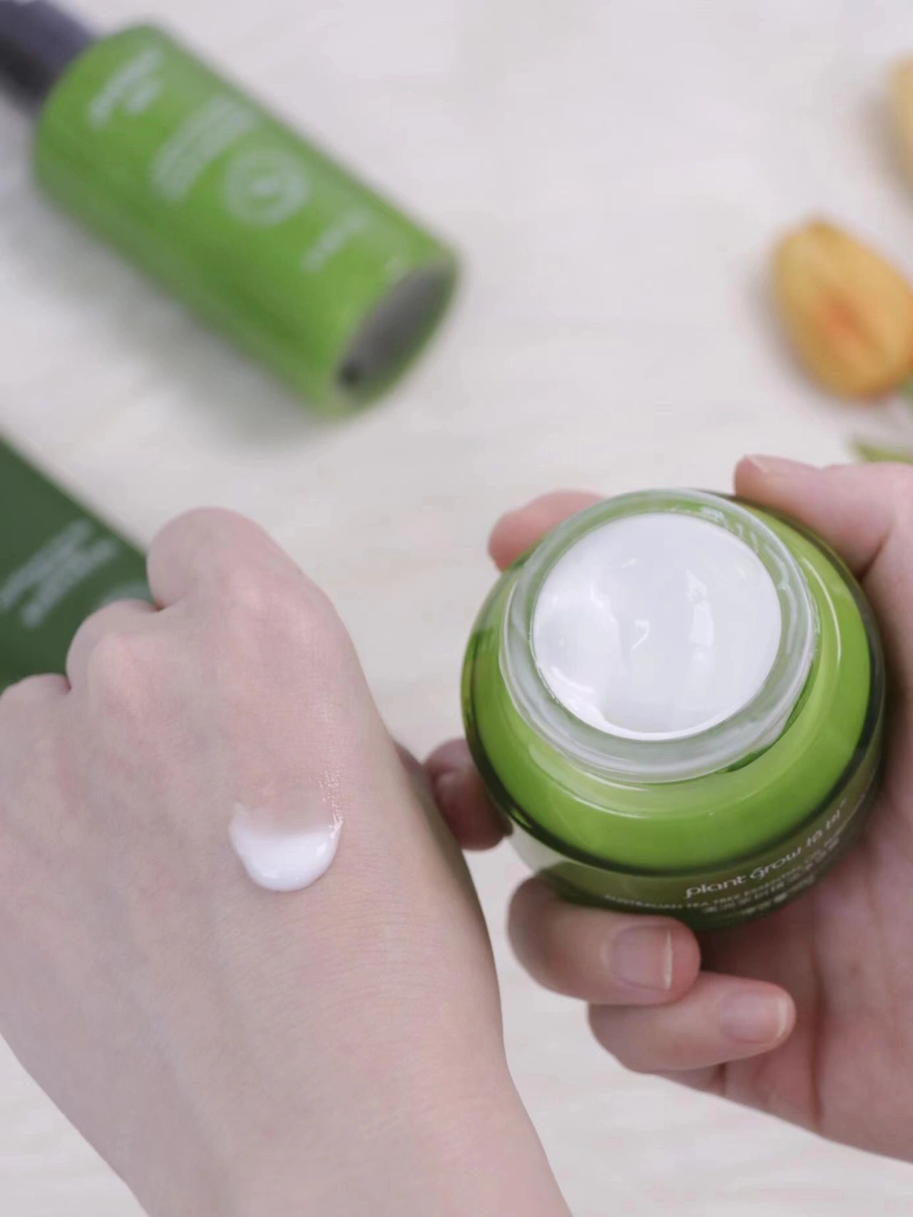 夏季肌肤总出油,补水才是控油的前提